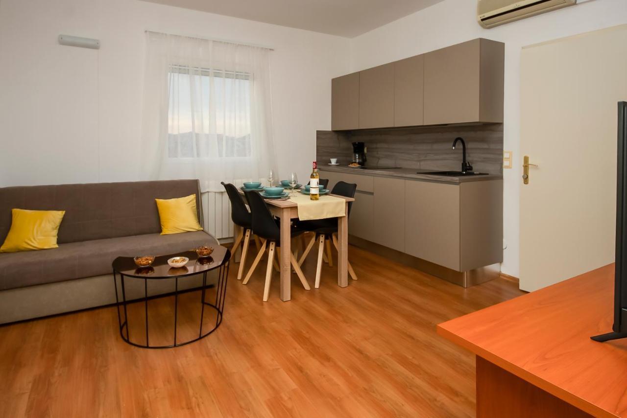 Apartments4You Vodice Luaran gambar