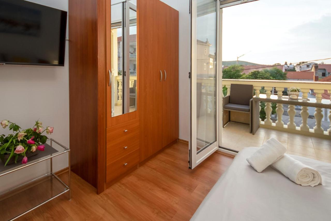 Apartments4You Vodice Luaran gambar
